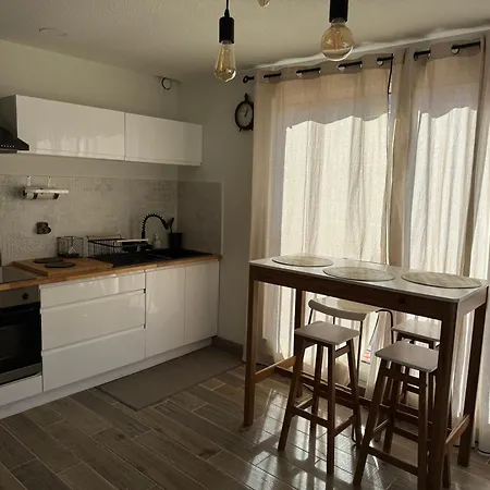 Solaris Les Elmes Apartment